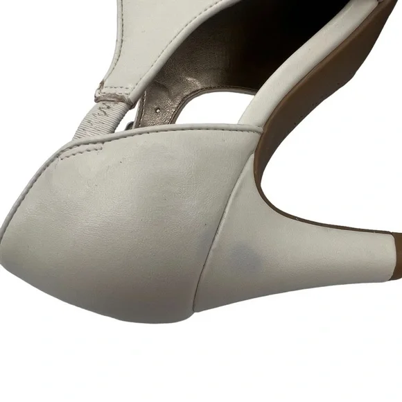 Bandolino White Wardell Pointed Closed Toe Heels Size 9 1/2 Women’s - Picture 10 of 11